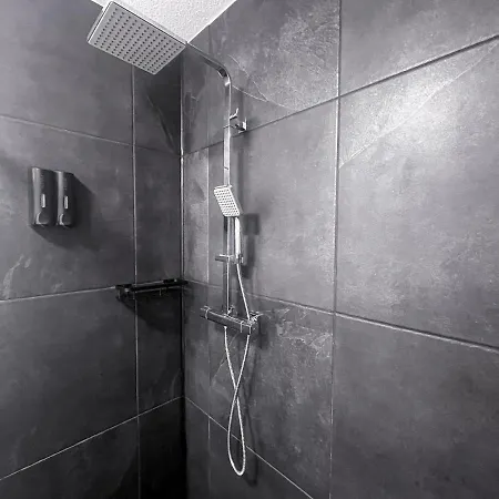 Luxurious Apartment In City-Center With Balcony, Free Parking Bielefeld Buitenkant foto