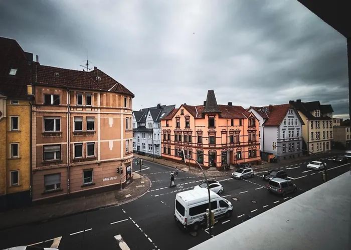Luxurious Apartment In City-Center With Balcony, Free Parking