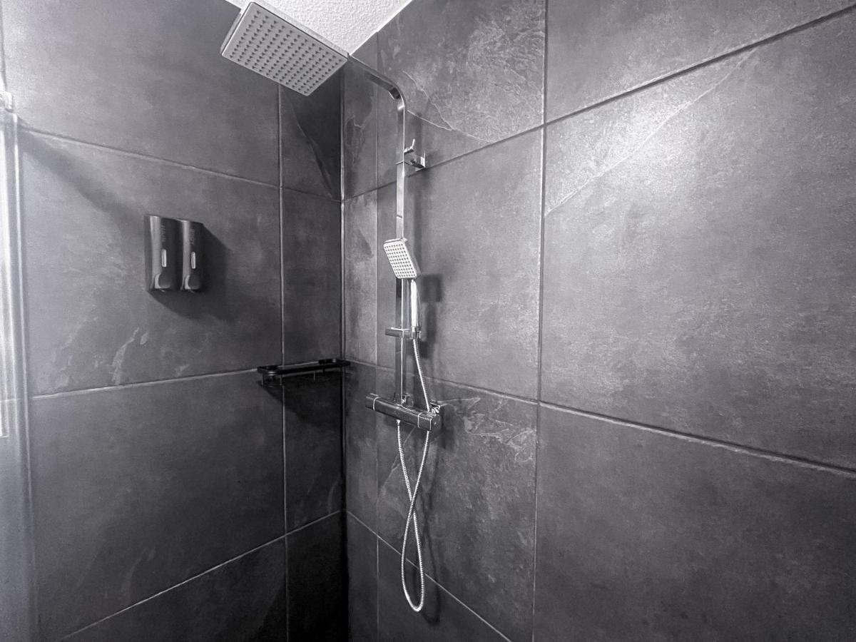 Apartment Luxurious In City-center With Balcony, Free Parking